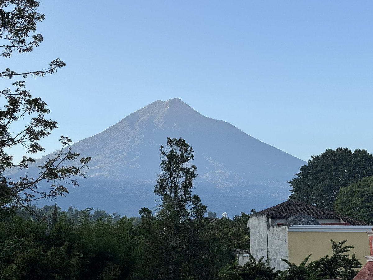 Woke up to this view of the Acatenango Volcano in Antigua. <a href="/TacticalGramma/">TacticalGramma</a> and I are here working with <a href="/Anthroschair/">Anthros</a> to provide mobility chairs for impoverished children. We’ll be live streaming Mar 13-15. Creators are invited to knock in. anthros.com/anthros-founda…