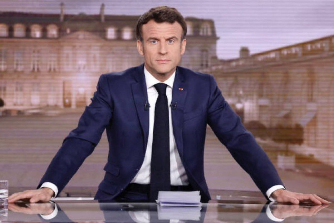 CerfiaFR's tweet photo. 🚨🇷🇺 ALERTE INFO | La Russie MENACE de répondre "PAR TOUS LES MOYENS DISPONIBLES" au déploiement de soldats de la paix européens en Ukraine, evoqué par Emmanuel Macron. La Russie le considérera comme un "CONFLIT ARMÉ DIRECT". https://t.co/Qh4uiTuuFa