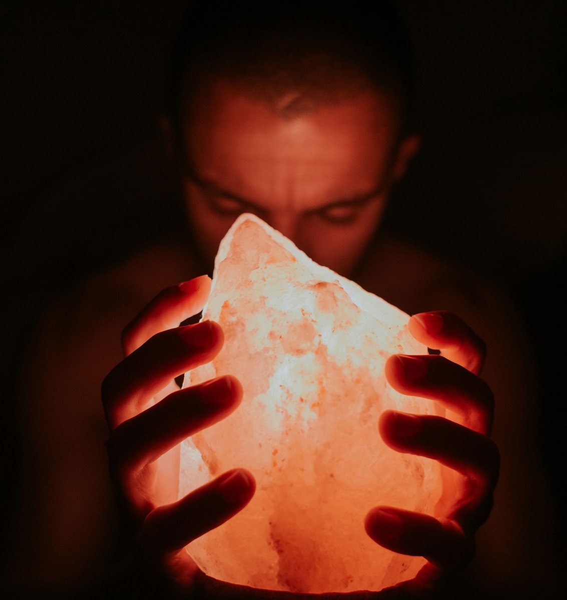 enricopitt_ai's tweet image. 3️⃣ #AIinAzienda
Tesoro invisibile PMI = conoscenza tacita 💎
Quel sapere fuori dai manuali: intuizioni, adattamenti 🧙‍♂️
IA può catturare sfumature preziose!
#TacitKnowledge