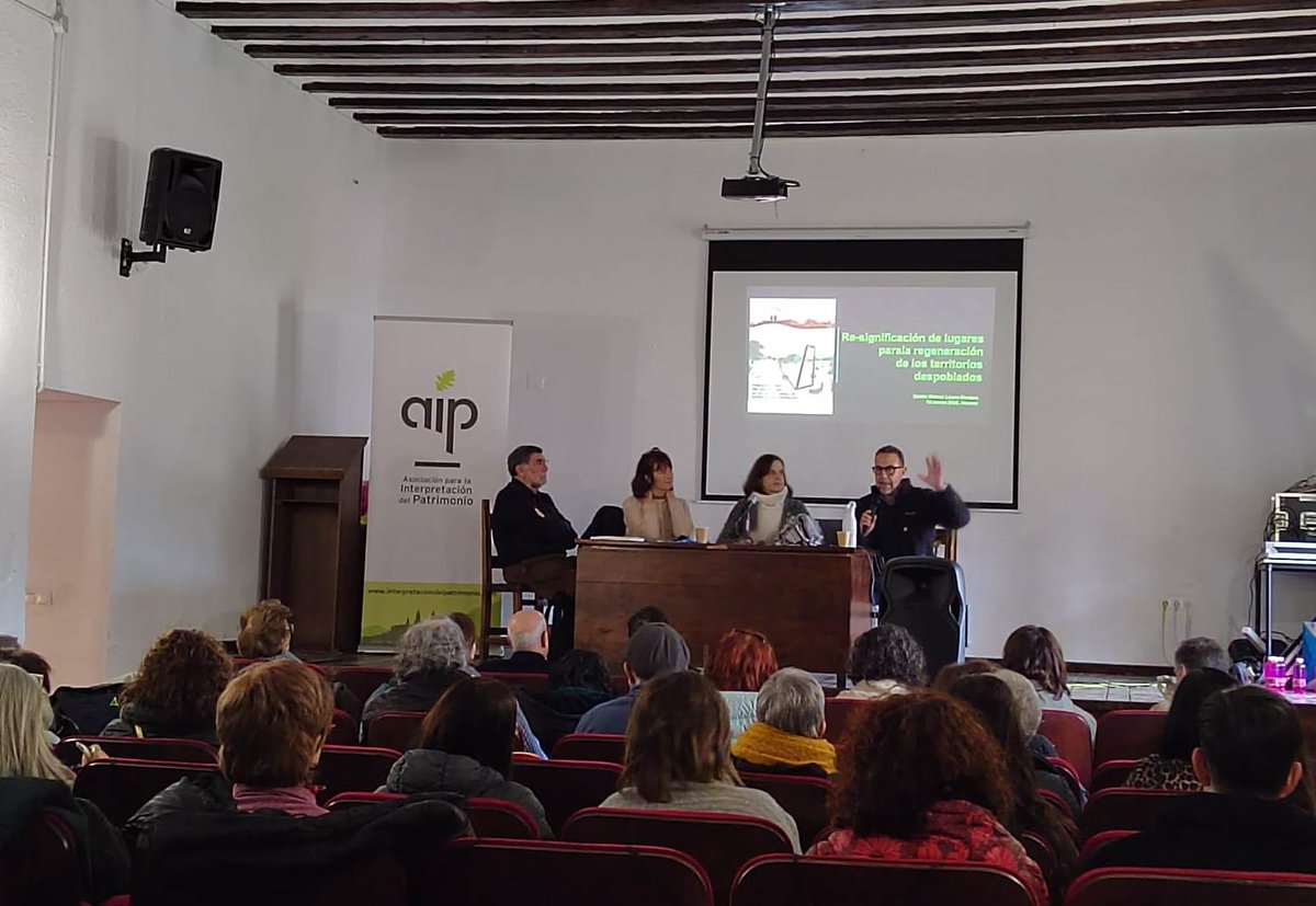 A.I.P. (@aipatrimonio) on Twitter photo Continuamos con las actividades de esta mañana de #JornadasAIP2025 con las ponencias de Miguel Lucas Picazo (patrimonio y #despoblación), Emilio Molero (re-significación de lugares para la regeneración de los territorios despoblados) y Arantxa Hernández (<a href="/viasverdes_ffe/">Vías Verdes</a>) #Alcaraz Continuamos con las actividades de esta mañana de #JornadasAIP2025 con las ponencias de Miguel Lucas Picazo (patrimonio y #despoblación), Emilio Molero (re-significación de lugares para la regeneración de los territorios despoblados) y Arantxa Hernández (<a href="/viasverdes_ffe/">Vías Verdes</a>) #Alcaraz