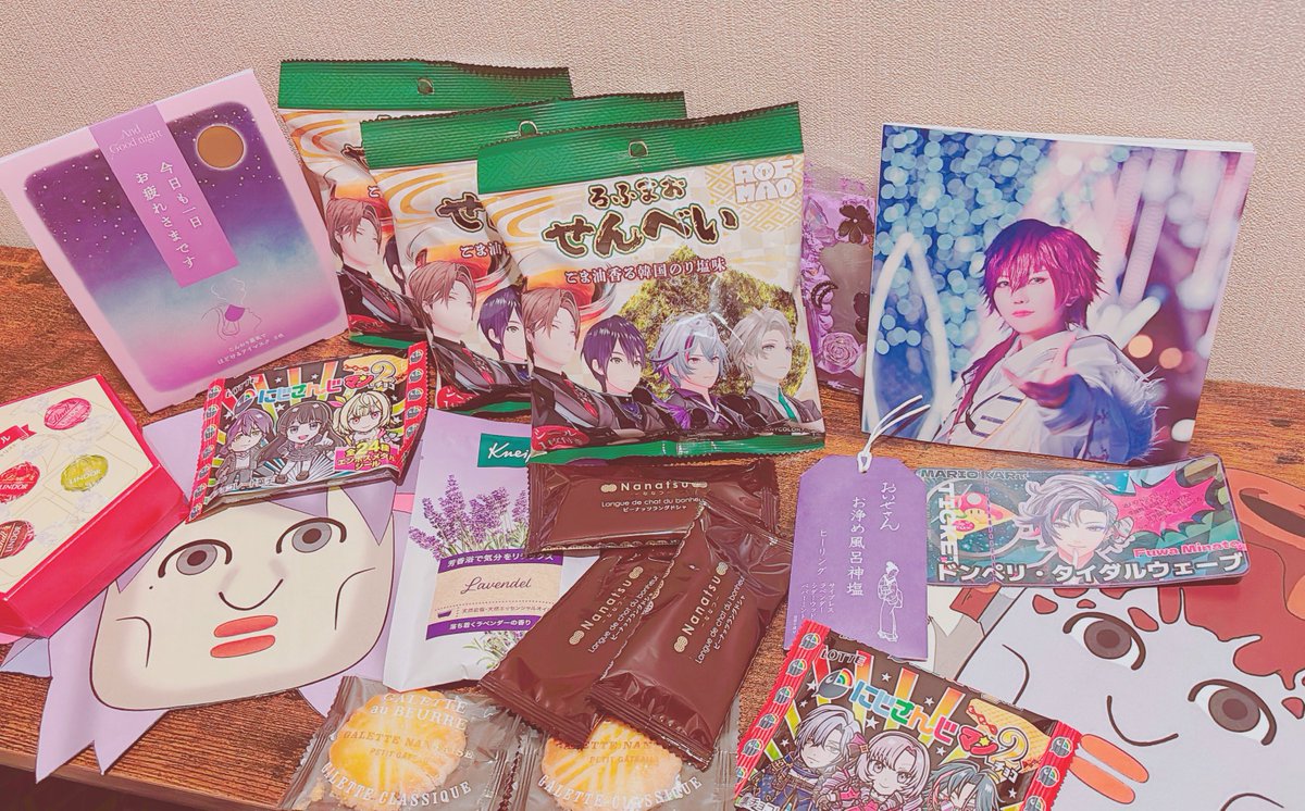 #2434マリカ杯トゲゾー回避よりピザ補給0309

いただいた差し入れたち〜‼️やっと開封出来ました‼️‼️
お菓子系は会社でぼりぼり食べます🤭

Mii🌝はかいろちゃん、ぽぽちゃん、くまたんが。せめ4️⃣事変とチケット🎫は私が作りました✨✨
因みにチケは皆んなのIDと日付がある一点もんです🫣🫣