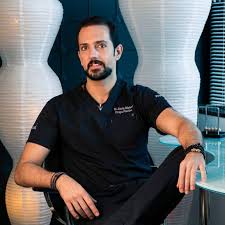 Los psicópatas rien, disfrutan las cámaras y sobre todo se sienten orgullosos del mal q hacen

Por que con dinero, todo se arregla