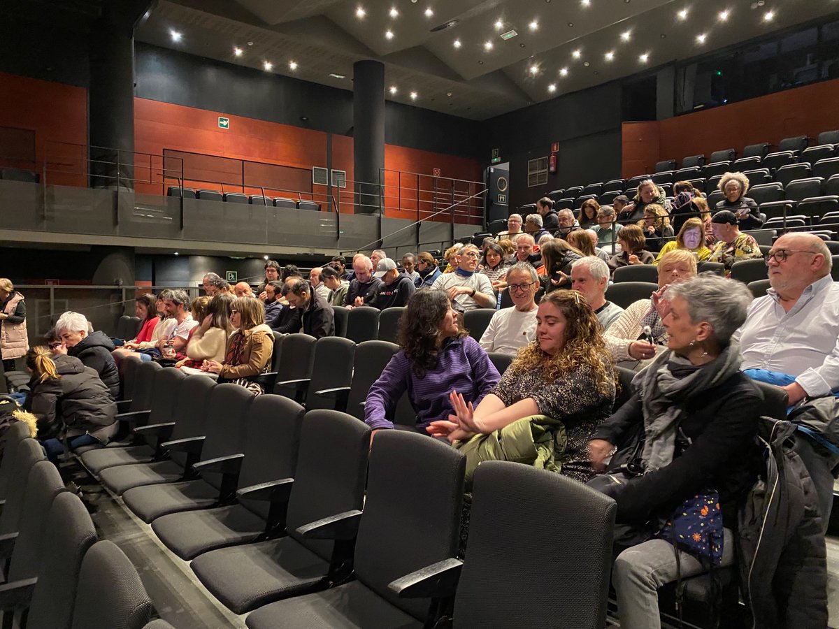 Atzo gure ikasleek <a href="/TaupaMugimendua/">Taupa euskaltzaleen mugimendua</a>-ren LABURBIRA 2025 ikusteko aukera izan zuren, Niessen Aretoan, Oreretako Udalak antolatuta. 

#EuskarazErosoBizitzeko #Oarsoaldea