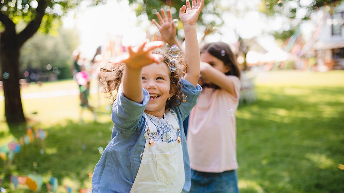 Evaluating mobile health (mHealth) autism screening tools can boost early ASD care access, yet low-income and minority families face usage barriers. Our project collects insights to create better guidelines for mHealth tools. Discover more at childhealthequitycenter.org/autism-researc…