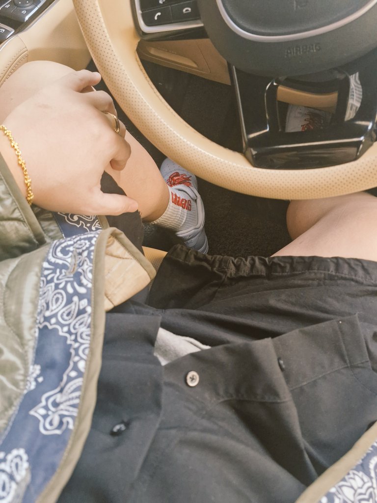 날씨가 좋으면 미 chill거 같아
음악도 크게 듣고
네토도 크게(?)응?