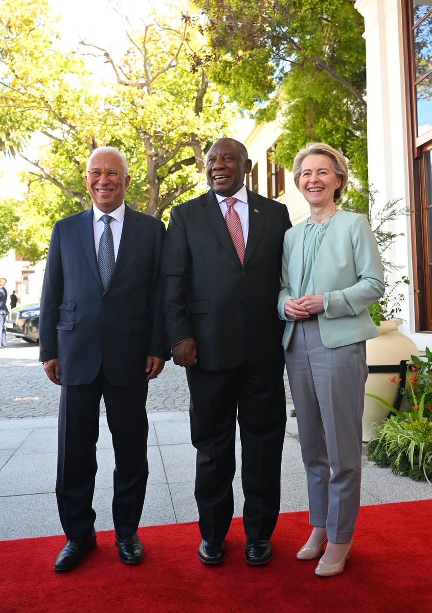 vonderleyen's tweet image. Europe deeply values its partnership with South Africa, just as we cherish our friendship with you, dear @CyrilRamaphosa.

South Africa can always count on Europe, just as we know Europe can count on South Africa.