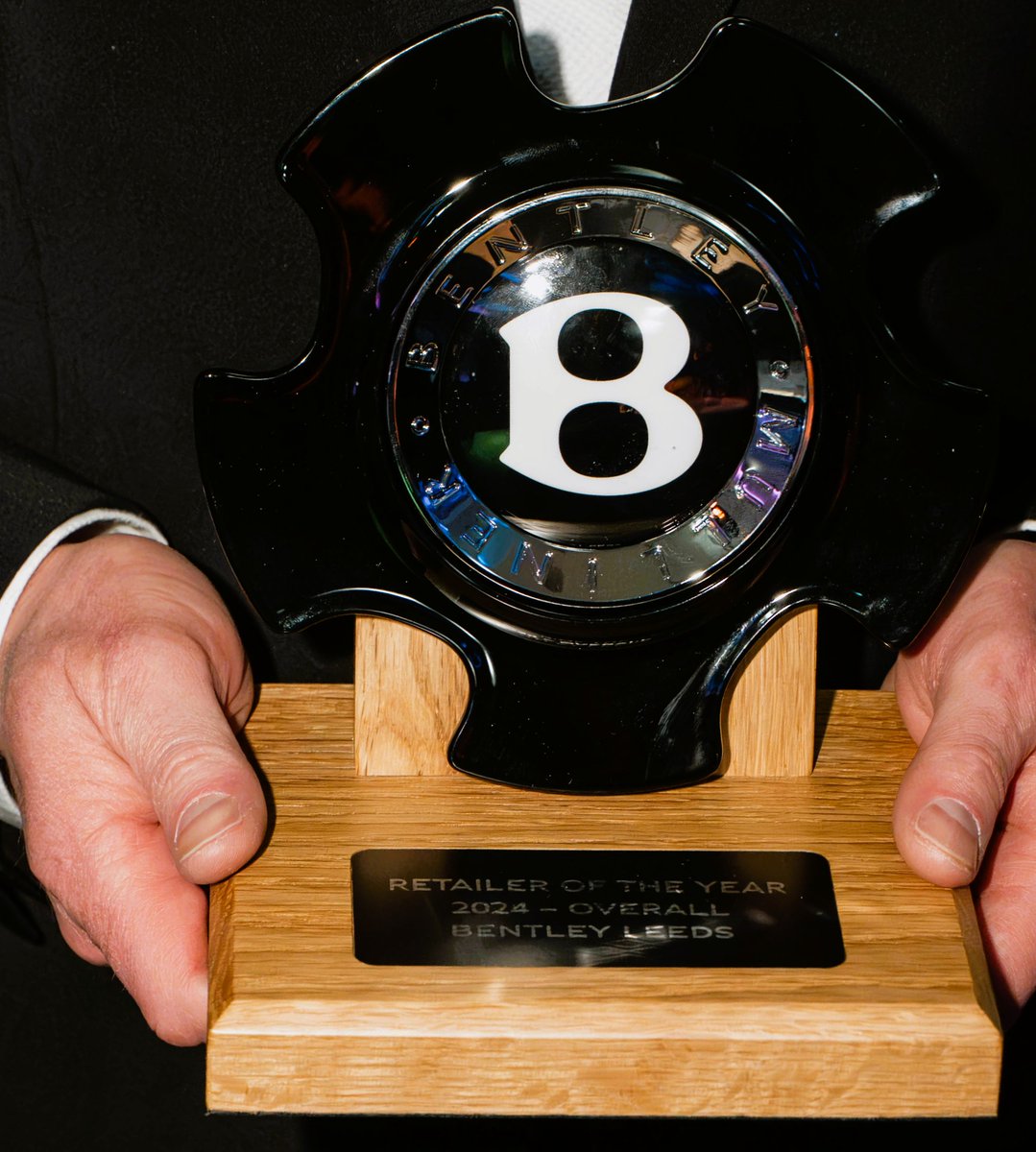 Bentley Motors has honoured its UK retailer network in the luxury marque’s annual Scorecard Awards - a celebration of the sales, aftersales and marketing achievements of its 17-strong UK retailer network. More: bentleymedia.com/en/newsitem/16…