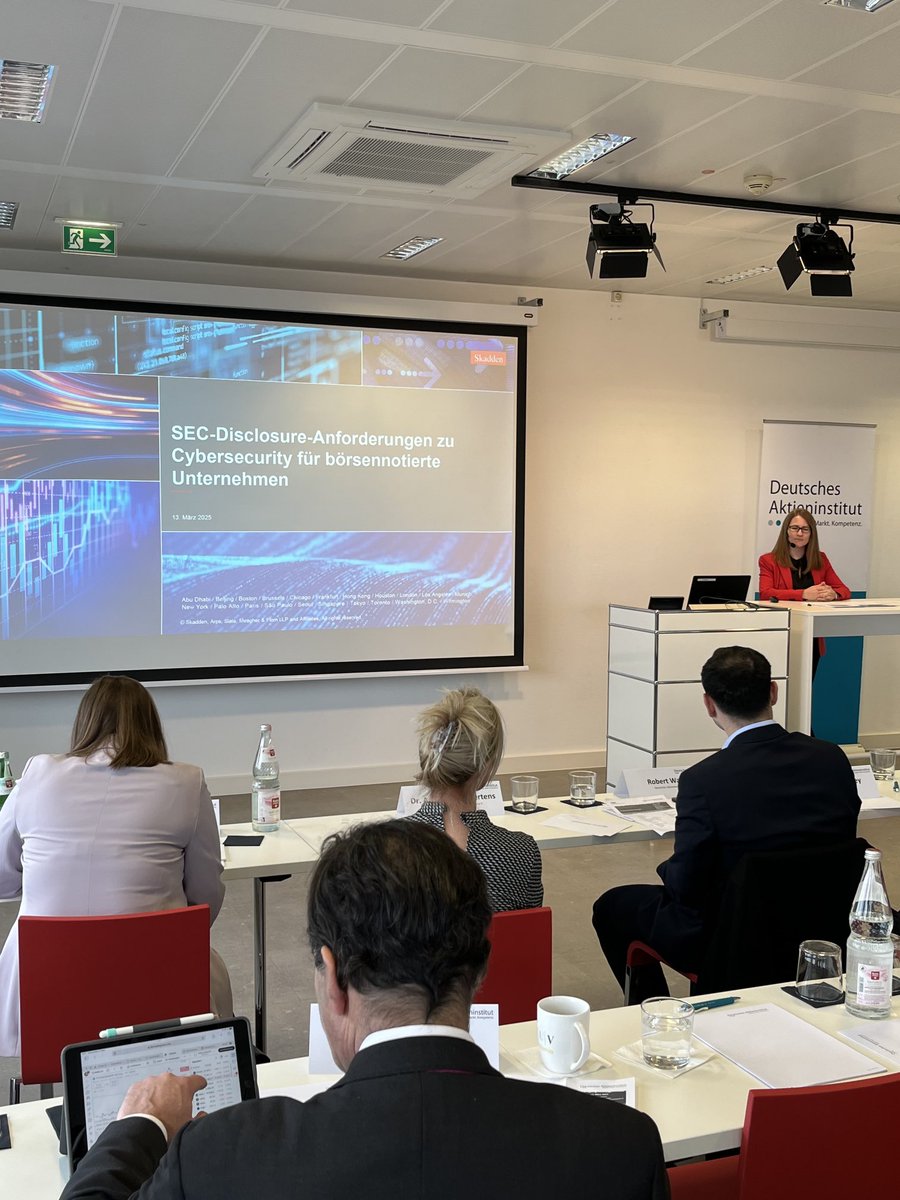 SEC-Disclosure-Anforderungen zu #Cybersecurity für börsennotierte Unternehmen. Darüber hat Susanne Werry von Skadden auf unserer Compliance-Konferenz gesprochen. Themen waren die Offenlegungspflichten der SEC und die Relevanz für 🇩🇪Unternehmen. #Compliance