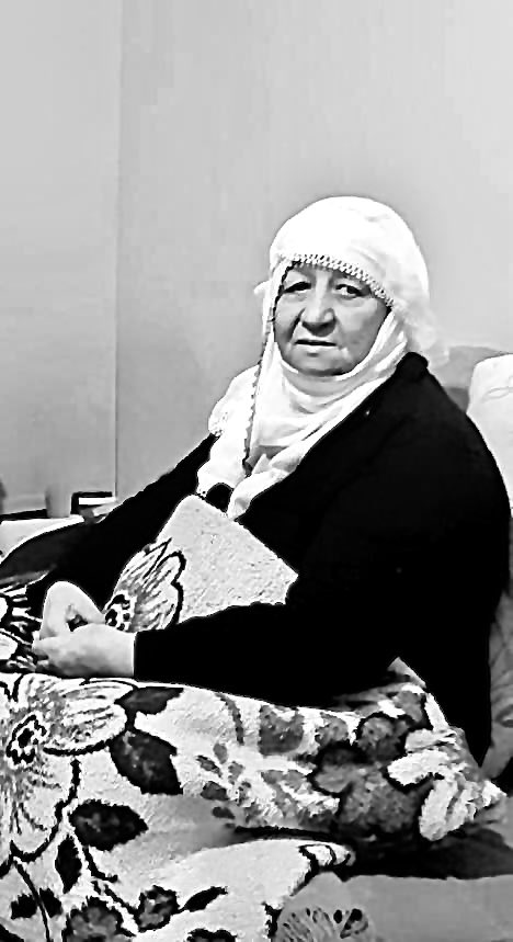 Bugün annemiz  Zühre Bazencir’in vefat haberini aldım, içim yanıyor. Peş peşe gelen kayıplar insanın yüreğini dağlıyor. O beni çok severdi, her zaman dualarında yer verirdi. Üvey evlat olduğum halde beni evlatlarından ayırmazdı. Onun sevgisini ve hayır dualarını daima yüreğimde