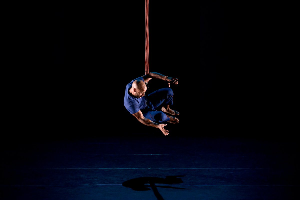 FundBaluarte's tweet photo. ‼️Si tienes menos de 30 años ven este sábado a “Vertikal” 𝗱𝗲𝘀𝗱𝗲 𝟱 𝗲𝘂𝗿𝗼𝘀 (solo en taquilla).
😲¡Déjate sorprender por este espectáculo de danza aérea y hip hop!
🤗¡Te esperamos!
#baluarte #danza #hiphop #vertikal #descuento #pamplona
https://t.co/gfDf9hO38h https://t.co/hn0hJNC635
