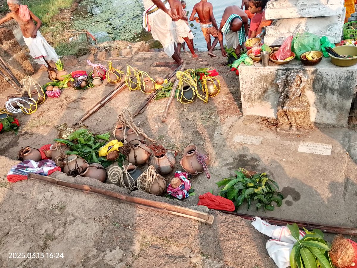 PradhanTruptee's tweet photo. ଗୋପାଳ ଙ୍କ କଳସ ବୁଡ଼ା...
ଦୋଳ ପୂର୍ଣ୍ଣିମାର ଶୁଭେଚ୍ଛା 🙏
#radhe_Krishna ♥️ 

#dola_purnima
#Jajpur #Chhatia https://t.co/c6BhkcbfEz