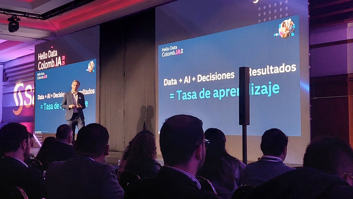RevistaClevelCO's tweet image. Empezó el #HelloDataColombIA 

A esta hora, Santiago Fainstein, Head of Latin America en @Sas_Colombia comenta la importancia de aumentar la tasa de aprendizaje en las empresas, articulando: Data + IA + Decisiones + Resultados.