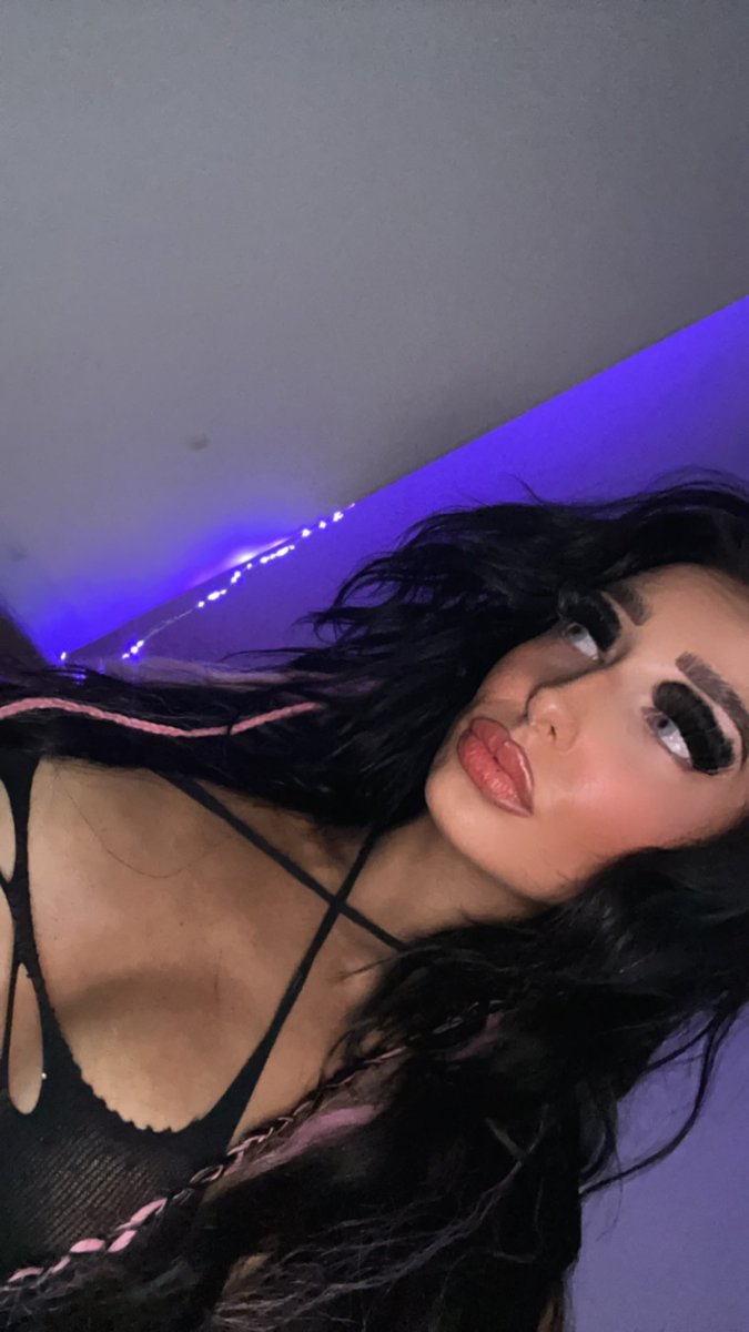 mrstroublex's tweet photo. You have no idea 😈👅 
#spicy #accountant #polishgirl #slavicgirl #petitedoll #petite #brunette #paypig #petitegirl https://t.co/7OfsYGyqau