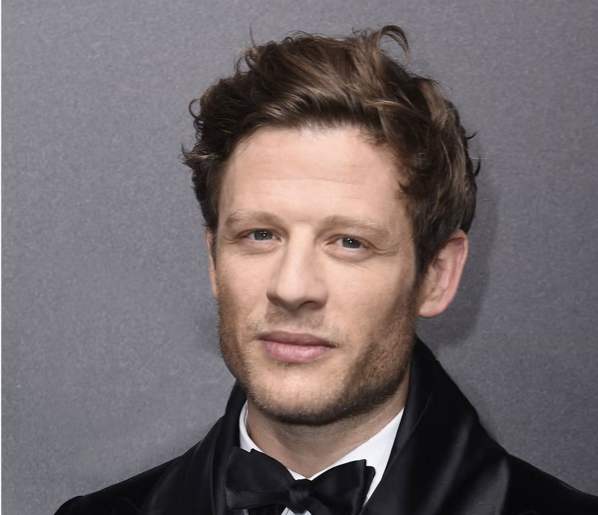 WallCravings's tweet photo. @JeffBezos James Norton - Happy Valley no need to say more #jamesnortonbond https://t.co/so5tPigFfZ
