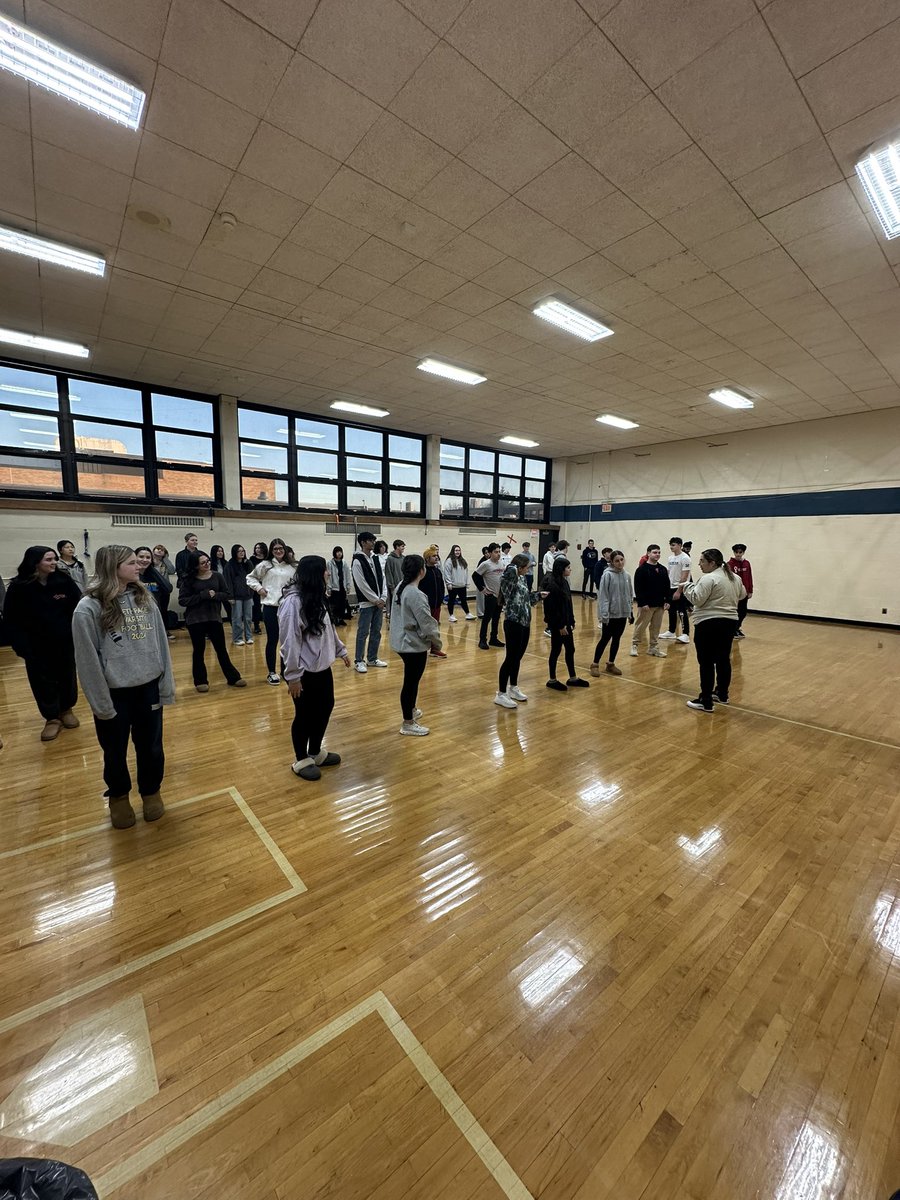 CestLaVilla's tweet image. ¡Mil gracias a @Srta_Salcedo! Spanish students were taught how to bachata and merengue by our very own dominicana 💃 Students had a great time— even at 7:30am! ¡Gracias de nuevo por invitarnos! 🕺🏻🇩🇴🌎 #WorldLanguageWeek #WeAreBethpage #BAILAMOS