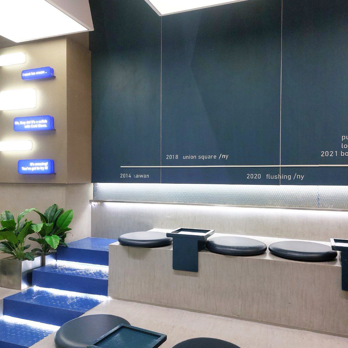 RushCurrents's tweet image. Deep roast oolong milk tea will always have my heart ;___)