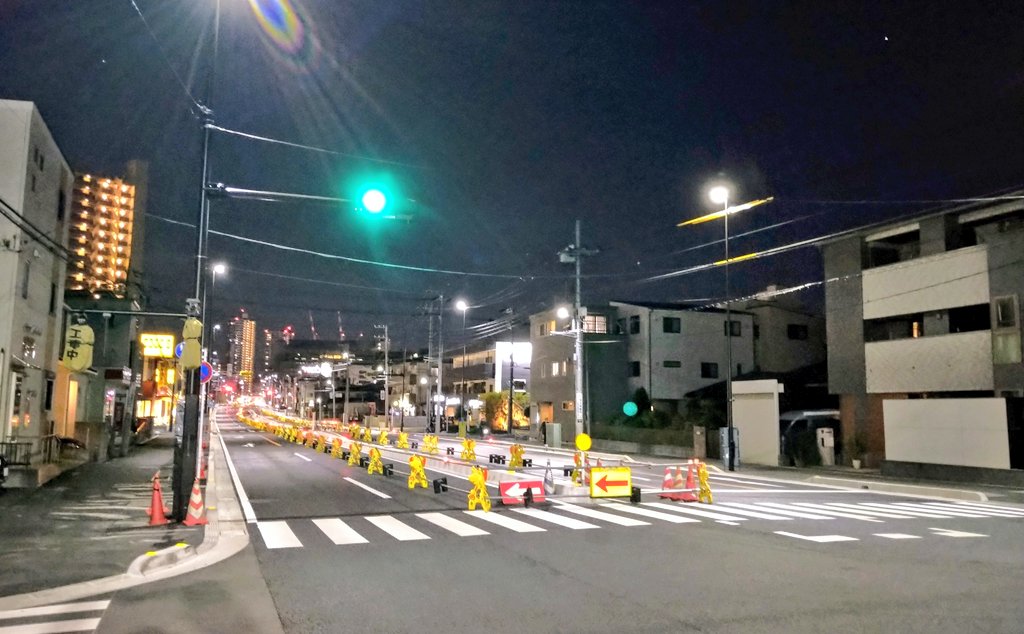 浦和駅東側の日の出通り、舗装がほぼ終わっているか!?
開通が楽しみだ