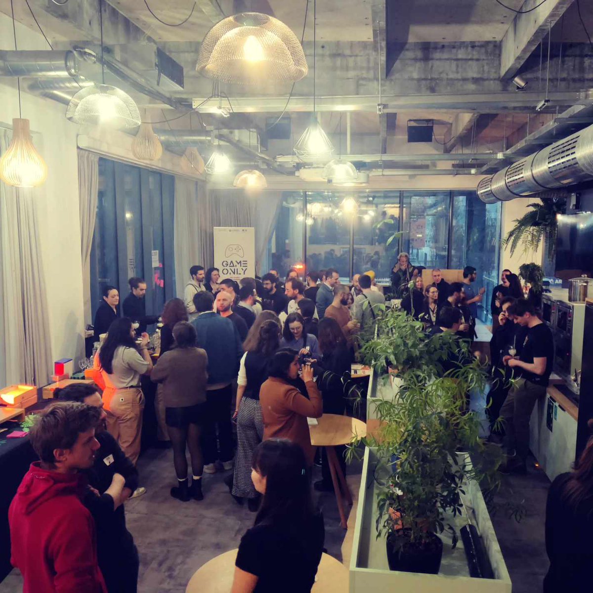 _ProjectSolar_'s tweet image. Our Business Development Manager joined an amazing event, celebrating women in the gaming industry, hosted by Women in Games France, Game Only &amp;amp; Arkane Studios. An inspiring night of talks and networking!  Big thanks to the organizers! #WomenInGamesFrance #GameOnly #ArkaneStudios