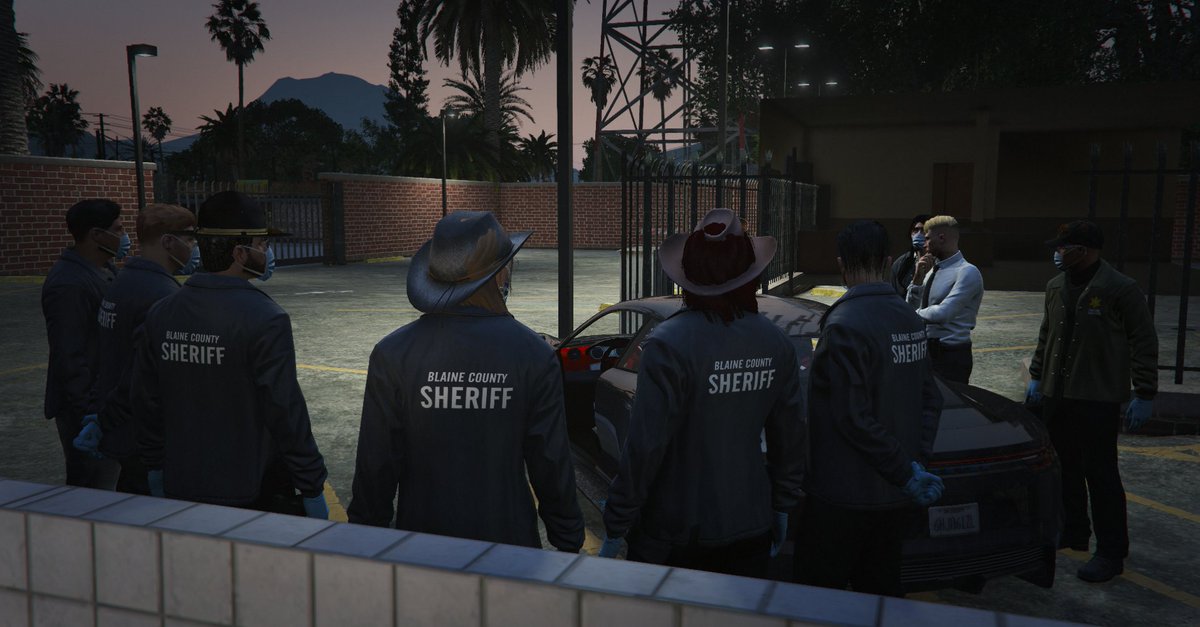 InfamesLEO's tweet image. La semana pasada tuvieron lugar tanto la academia del SWAT del MCB, en dónde nuestros agentes demostraron su capacidad para superar los distintos obstáculos que conlleva cada división. Ustedes son team DB o SWAT? Coméntanos acá abajo y muéstranos tus mejores fotos de cada un👇📸