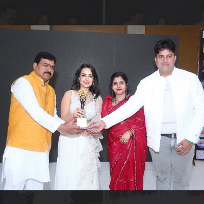dayasoni's tweet photo. #NewProfilePic https://t.co/BXhNfVqIsN