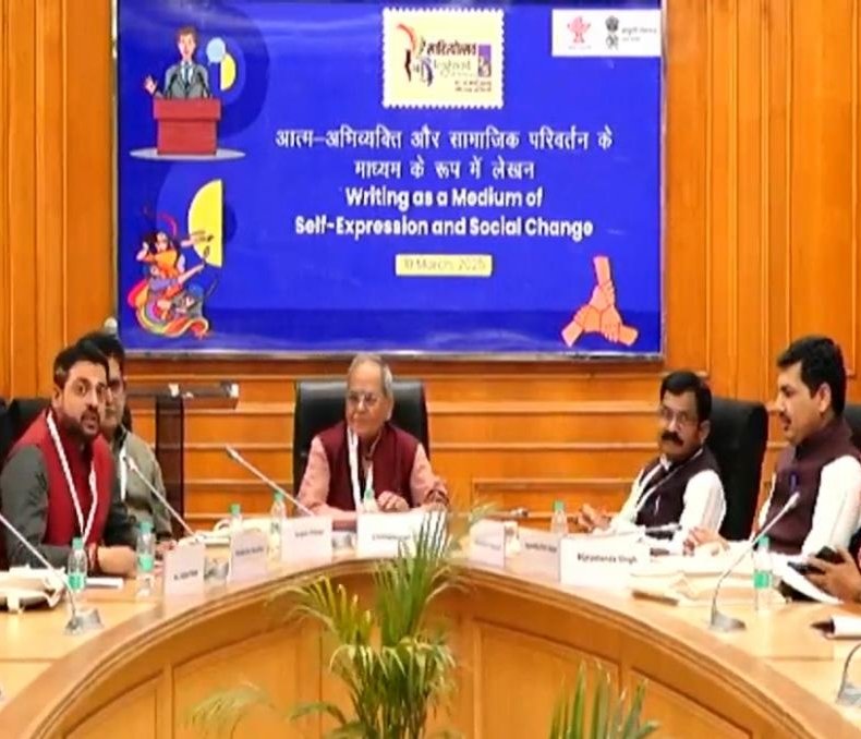Niranjan Dev Bharadwaj 🇮🇳 (@niranjan_im) on Twitter photo Honored to Speak at Asia’s Largest Literature Festival – #SahityaUtsav by <a href="/MinOfCultureGoI/">Ministry of Culture</a> & <a href="/sahityaakademi/">Sahitya Akademi</a>, on writing & social change. Thanks Dr. <a href="/ksraosahitya/">K. Sreenivasarao</a> Sir for this grand platform!
Writing isn’t just art—it’s a responsibility to shape societies & drive #ClimateAction. Honored to Speak at Asia’s Largest Literature Festival – #SahityaUtsav by <a href="/MinOfCultureGoI/">Ministry of Culture</a> & <a href="/sahityaakademi/">Sahitya Akademi</a>, on writing & social change. Thanks Dr. <a href="/ksraosahitya/">K. Sreenivasarao</a> Sir for this grand platform!
Writing isn’t just art—it’s a responsibility to shape societies & drive #ClimateAction.
