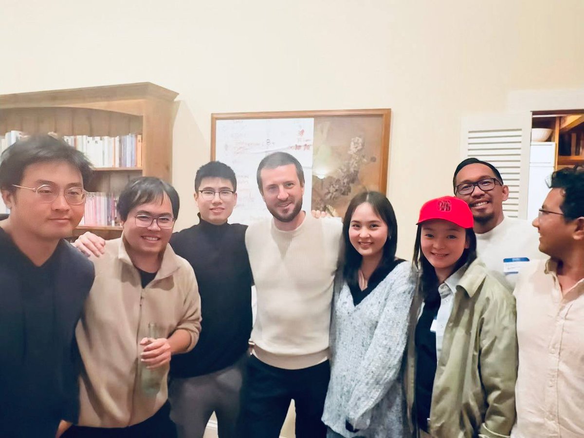 hetu_protocol's tweet image. HETU hosted a side event with @NethermindEth   during ETHSF @ethereumsf  recently 🙌The founder of Nethermind and ED of the EF Foundation @tkstanczak  introduced an open-source experimental project @Ch40sChain  - a Layer Two of Madness where AI and human validators dynamically…