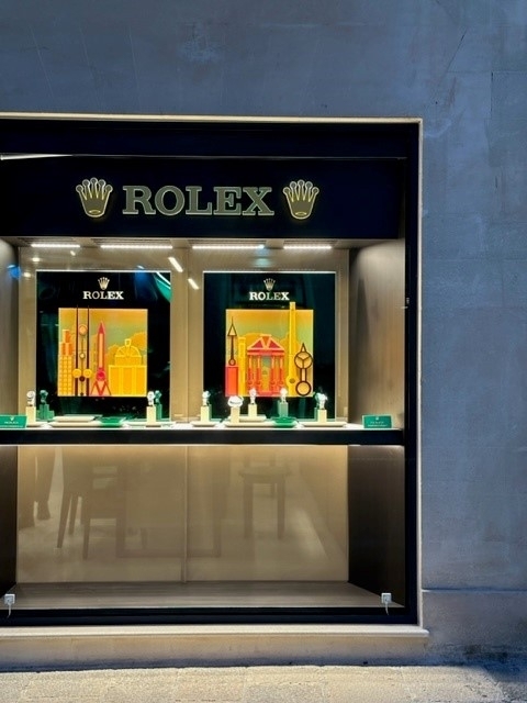 pilkingtonglass's tweet image. A historic #jewellery store in Lecce, Italy 🇮🇹, has been transformed with Pilkington 𝗢𝗽𝘁𝗶𝗩𝗶𝗲𝘄™ Ultra anti-reflective glass, offering an ultra-clear view of its products with minimal light reflection. 

#glass #antireflective #shopfront #vitrine #transparency 
1/3