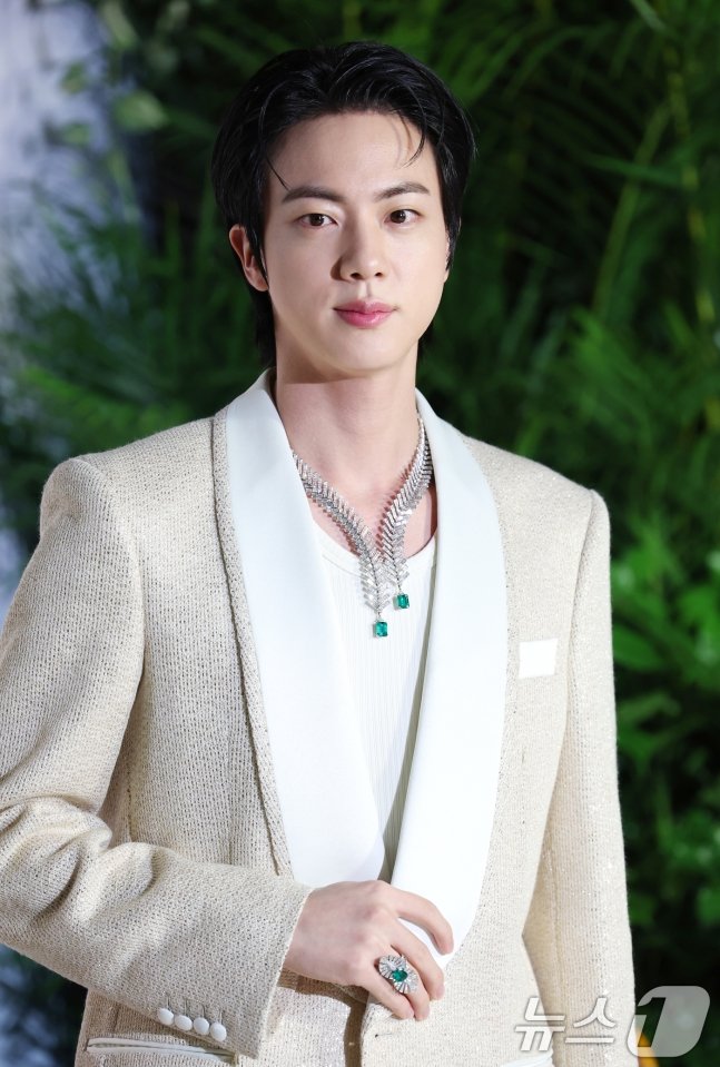 Bangtan Streamersโท ยฒโฐยฒโต แดฎแตหข สธแตแตสณ (@bangtan7_stream) on Twitter photo #JIN nominations at Music Awards Japan๐ฏ๐ต
๐ Artist of the Year โ #JIN
๐ Album of the Year โ HAPPY
๐ Song of the Year โ Running Wild
๐ Best K-Pop Songs in Japan โ Running Wild, I'll Be There
๐ Push Katsu Request Artist of the Year powered by USEN โ #JIN
CONGRATULATIONS JIN #JIN nominations at Music Awards Japan๐ฏ๐ต
๐ Artist of the Year โ #JIN
๐ Album of the Year โ HAPPY
๐ Song of the Year โ Running Wild
๐ Best K-Pop Songs in Japan โ Running Wild, I'll Be There
๐ Push Katsu Request Artist of the Year powered by USEN โ #JIN
CONGRATULATIONS JIN