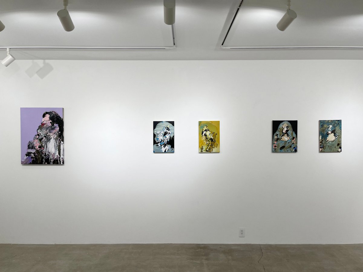 hamuzou's tweet photo. 西村昂祐「反転されて割れる」を代々木のGallery10[TOH]で見た。デカルコマニーで描いた絵画作品群による展覧会。モナ・リザやサルバトール・ムンディ、水面を描いたシリーズなども。東京藝術大学大学院油画第六研究室出身の新進気鋭の画家。3/16まで。 https://t.co/RrAixN8vcm