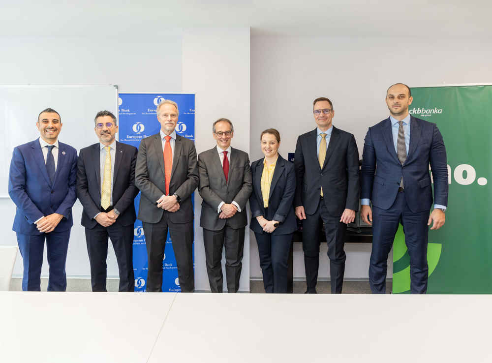 We're boosting Montenegro's green transition with a €12M loan to <a href="/CKB_Banka/">CKB banka</a>. 

The funding, supported by <a href="/eu_enlargement_/">EU Enlargement & Eastern Neighbourhood 🇪🇺</a> and <a href="/MOF_Japan/">財務省</a>, will help businesses and homeowners improve energy efficiency, cut CO2 emissions, and enhance competitiveness.

Signed with <a href="/MatteoPatrone3/">Matteo Patrone</a>.