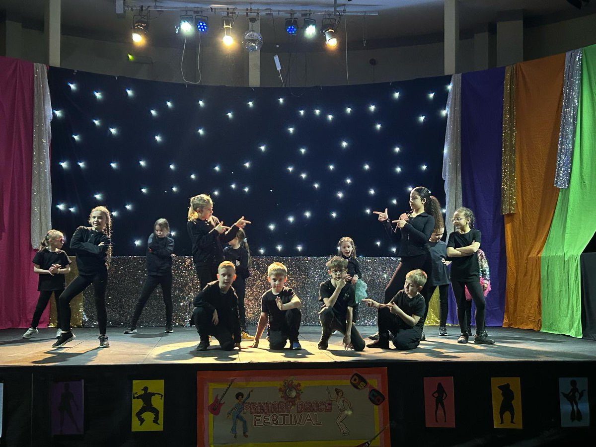 Norbridge_PE's tweet image. What a SHOW! 🪩 we loved every minute of todays Dance Festival thank you @OaksPe for such a fabulous event as always, and a huge CONGRATULATIONS to our incredible 2025 Norbridge Dance Team 👏🏻👏🏻👏🏻👏🏻