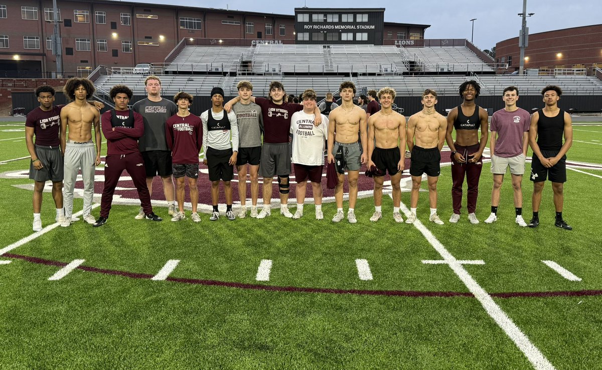 DAWGS OF THE WEEK” for the 2nd Week of Mat Drill Sessions! 

4 down, 4 to go! Great Job Men! 🧱
<a href="/LIONSTRONGFB/">Central Football</a> <a href="/mindsetmediastd/">MiNDSET Media</a>