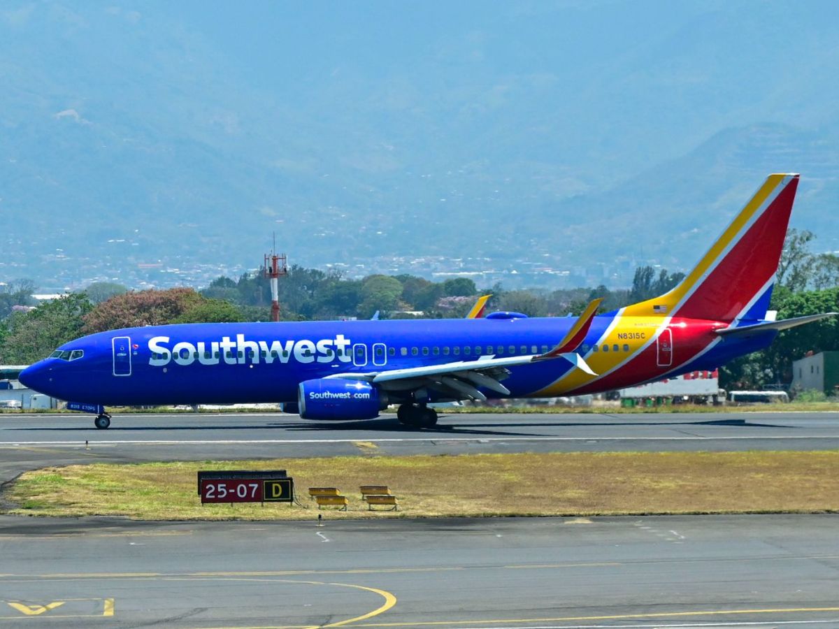 #TurismoyNegocios 🧳
✈️ Southwest Airlines celebra 10 años de conectar a Costa Rica
🎂 La aerolínea, aterrizó por primera vez en el Aeropuerto Internacional Juan Santamaría (SJO) en marzo de 2015.

zurl.co/AXeis