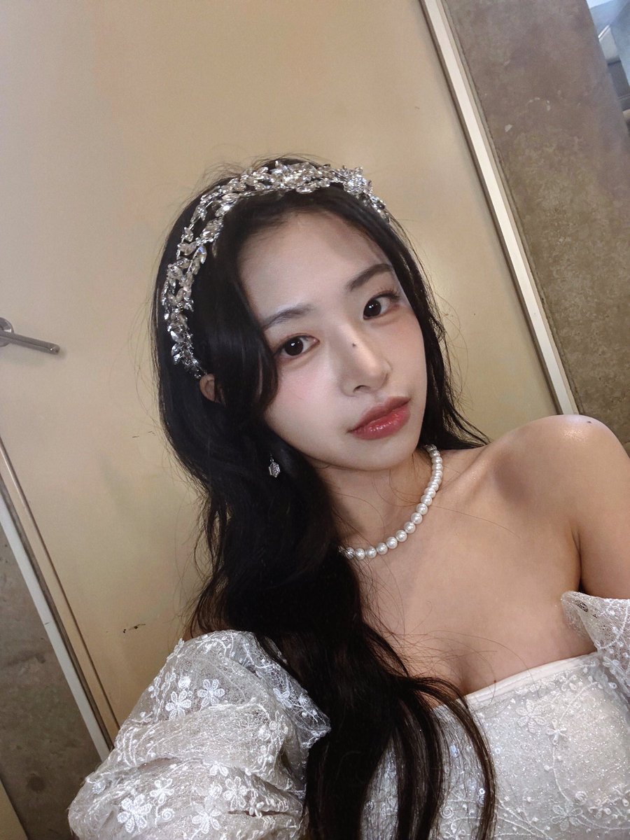 셀카입뉘당 뿅🤍✨

#허니챈 #챈챈정보통