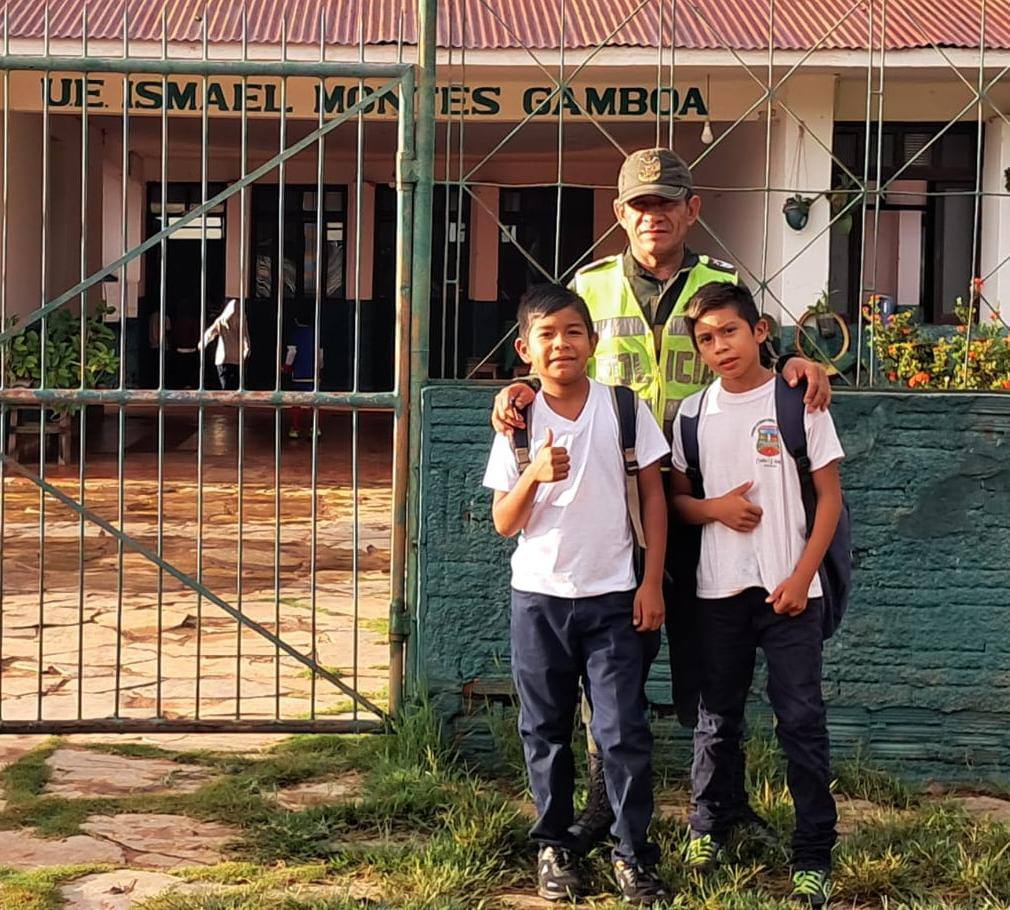 POLICIA BOLIVIANA (@pol_boliviana) on Twitter photo #SantaCruz | #EscuelasSeguras | đ#TuPolicĂaContigo
đ§đŽ #2025_BicentenarioDeBolivia
đđąđĄđ§đđĄđšđđ đąđŠ đđąđĄ đđ đŁđđđĄ đđĄđ§đđđ„đđ đđ đŠđđđšđ„đđđđ đđŠđ§đšđđđđĄđ§đđ đźđŹđźđ± #SantaCruz | #EscuelasSeguras | đ#TuPolicĂaContigo
đ§đŽ #2025_BicentenarioDeBolivia
đđąđĄđ§đđĄđšđđ đąđŠ đđąđĄ đđ đŁđđđĄ đđĄđ§đđđ„đđ đđ đŠđđđšđ„đđđđ đđŠđ§đšđđđđĄđ§đđ đźđŹđźđ±
