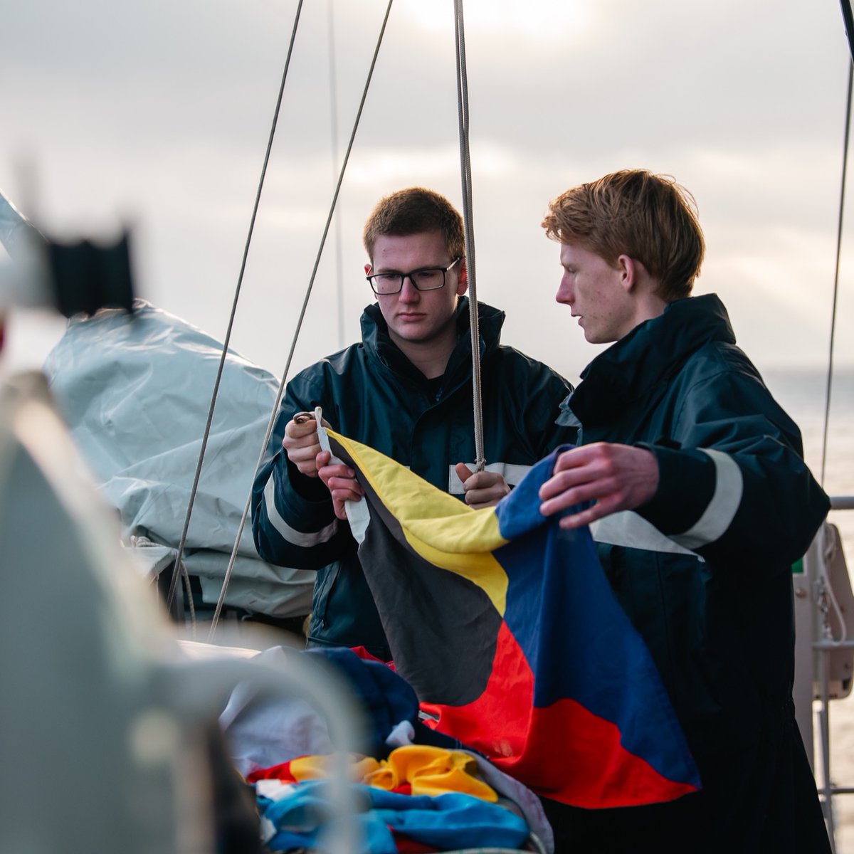 #SNMCMG1's Flagship 🇳🇱 HNLMS Luymes (A803) conducted seamanship exercises recently including coming alongside, threat response drills, and signal exercises (flag communications) with 🇳🇱 HNLMS Schiedam (M860) and 🇸🇪 HSwMS Ulvon (M77). Standing <a href="/NATO/">NATO</a> Mine Countermeasures Group 1