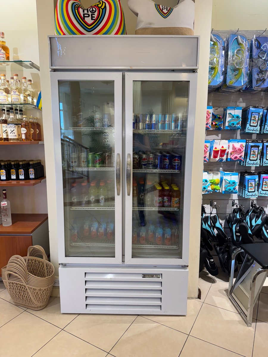 Old school, but still keeping beverages cold at a Sandals Royal Bahamian gift shop! 🧊 
#ThrowbackThursday #beverageair #welbilt