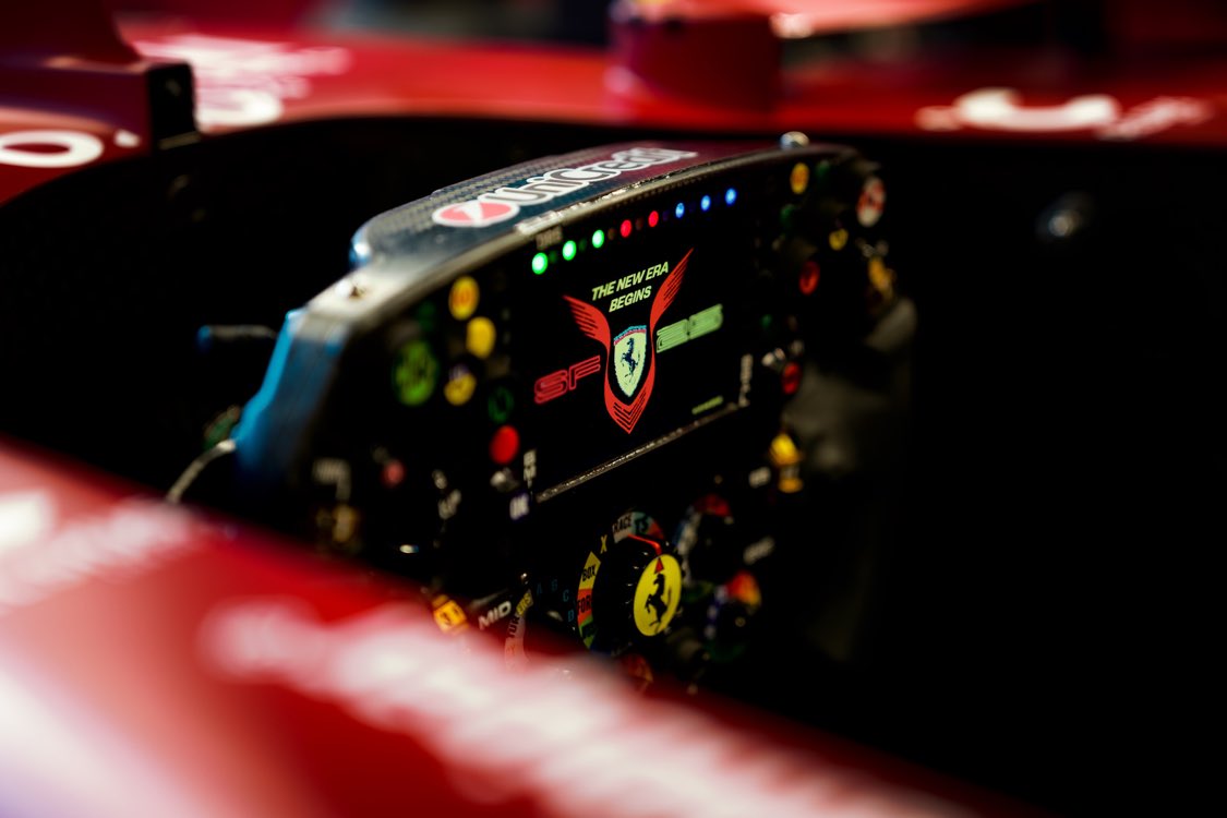 TearOffFR's tweet photo. Le fond d’écran du volant de Lewis Hamilton avant le début du 1er Grand Prix de la saison 2025 👀

#F1 #AusGP https://t.co/rvzmnACyON