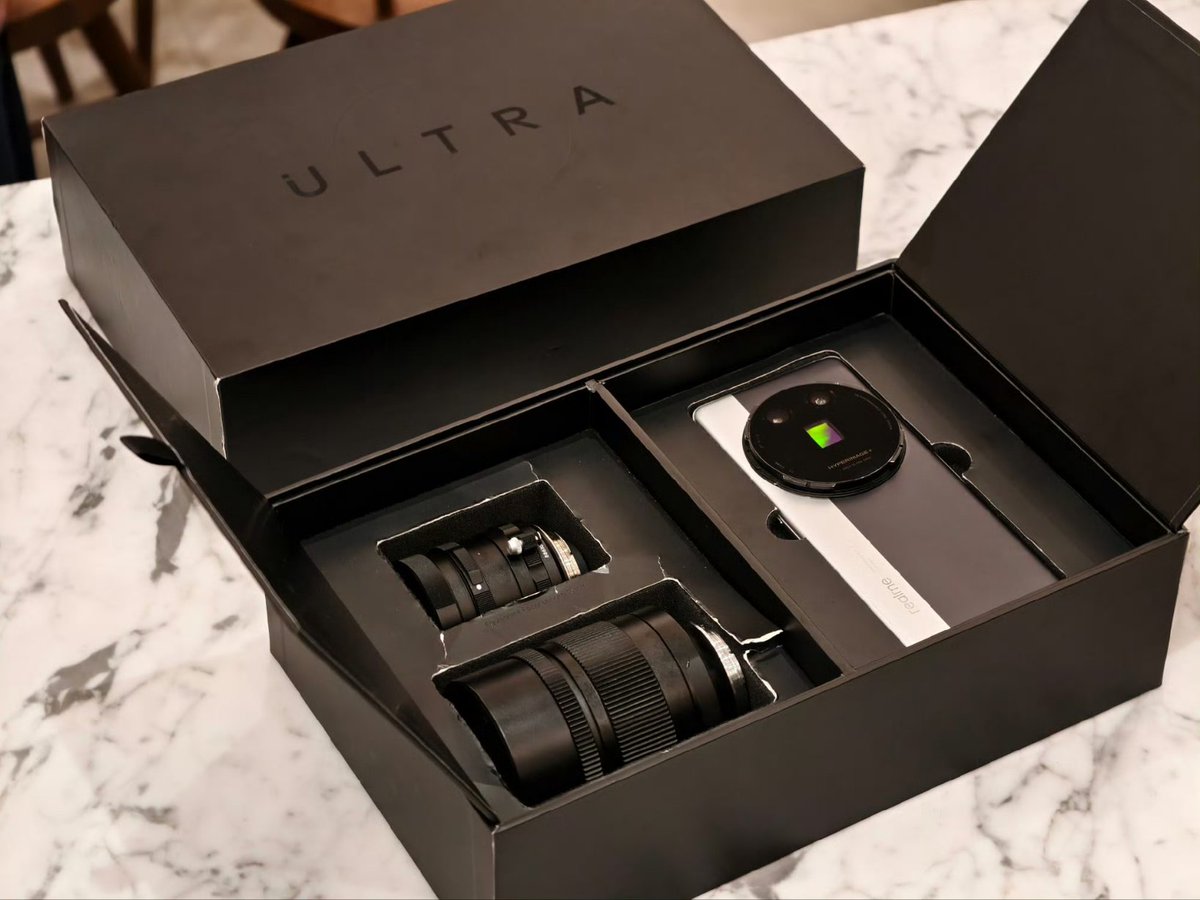 ravi3dfx's tweet photo. Realme Ultra Arrived, Unboxing and review coming soon ๐
Stay tuned for more information about it. ๐
#realme #realmeUltra #realmeMWC2025 https://t.co/ycarCFWCIY