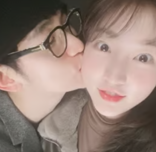 pannchoa's tweet photo. Garosero claims he will keep releasing new photos of Kim Soohyun and Kim Saeron everyday until Kim Soohyun's statement and if he doesn't admit, 3 irrefutable photos and 1 video will be released
https://t.co/vy1fzSsWaC https://t.co/JGkPAbN0rO