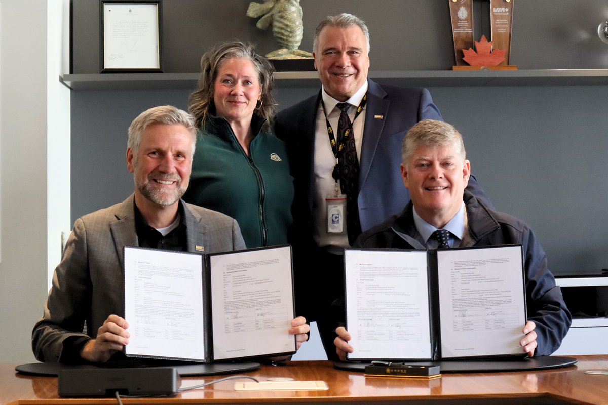 Ron Hallman (@ceo_pc_dga) on Twitter photo .<a href="/ParcsCanada/">Parcs Canada</a> & <a href="/VIA_Rail/">VIA Rail Canada</a> ont renouvelé une entente de partenariat qui soutiendra la stratégie touristique du Canada dans des dizaines de collectivités, favorisera le transport durable ainsi que l’accès & connexions des visiteurs aux lieux historiques et parcs nationaux du Canada .<a href="/ParcsCanada/">Parcs Canada</a> & <a href="/VIA_Rail/">VIA Rail Canada</a> ont renouvelé une entente de partenariat qui soutiendra la stratégie touristique du Canada dans des dizaines de collectivités, favorisera le transport durable ainsi que l’accès & connexions des visiteurs aux lieux historiques et parcs nationaux du Canada