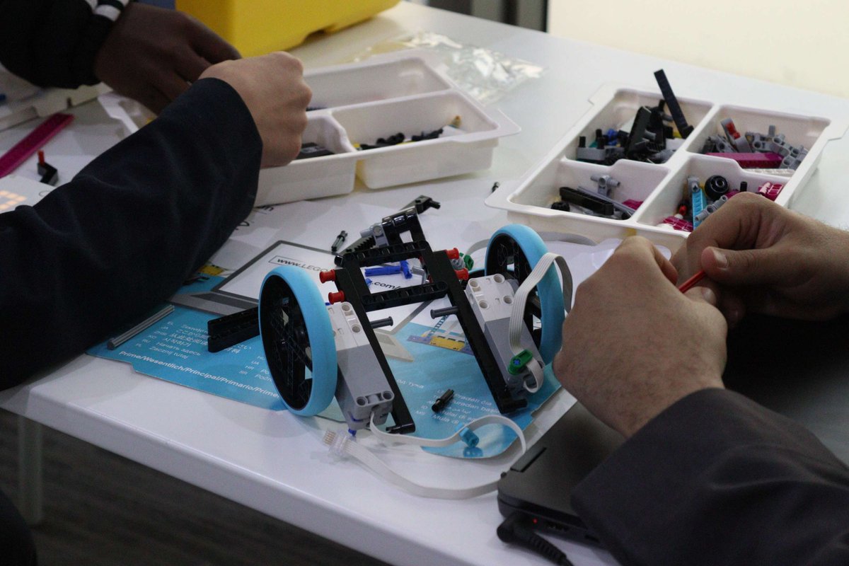 ⏪ #ThrowbackThursday! Reliving the fantastic STEAM workshops we held during the Saudi Founding Day school holiday. So many bright minds came together to explore STEAM! Check out these highlights! 📸 #STEAMeducation #SaudiArabia #TBT