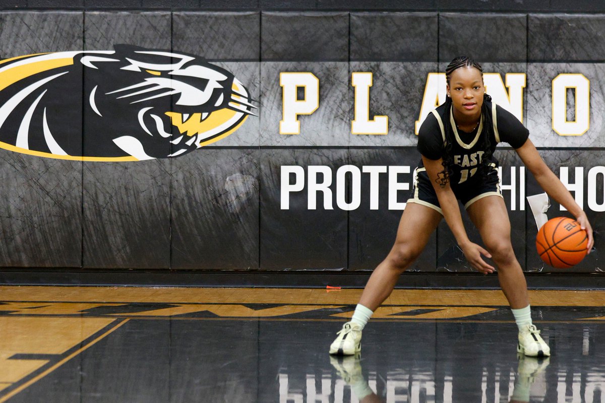 At the age of 14, <a href="/arirobinson_/">Arianna Robinson</a> already has more than 20 college offers after leading Plano East to the state semifinals for the first time. 👀

More from <a href="/DMNGregRiddle/">Greg Riddle</a> on The Dallas Morning News All-Area Player of the Year: dallasnews.com/high-school-sp…
