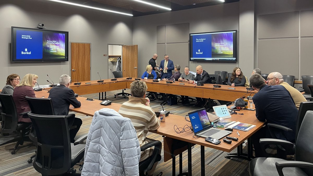 collegeboreal's tweet image. Lancement à #Sudbury des présentations publiques de notre plan stratégique 2025-2030. Merci pour les échanges et pour l’engouement que ce document suscite chez nos partenaires communautaires.
#PlanStrat2025Boréal2030
#UnChoixQuiChangeTout
#ONfr