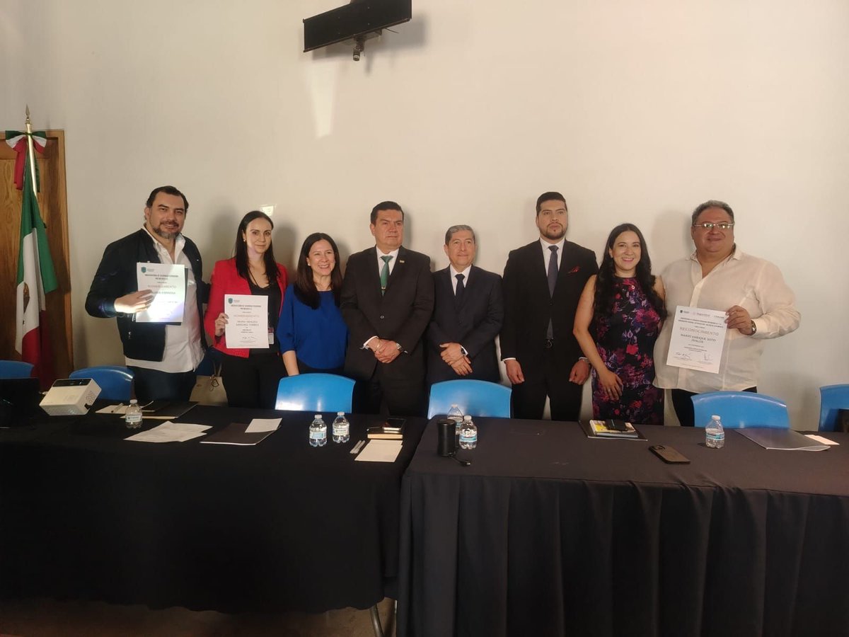 observseguridad's tweet image. ¡Día histórico para el Observatorio de Seguridad Ciudadana! Junto a #CONASE y #SSPC, lanzamos chats exclusivos para reportar #secuestros y #extorsiones en 10 estados. Un gran avance hacia una sociedad más segura y justa. 💪  @trinibelauzaran @rmassuttier @adrichavezo