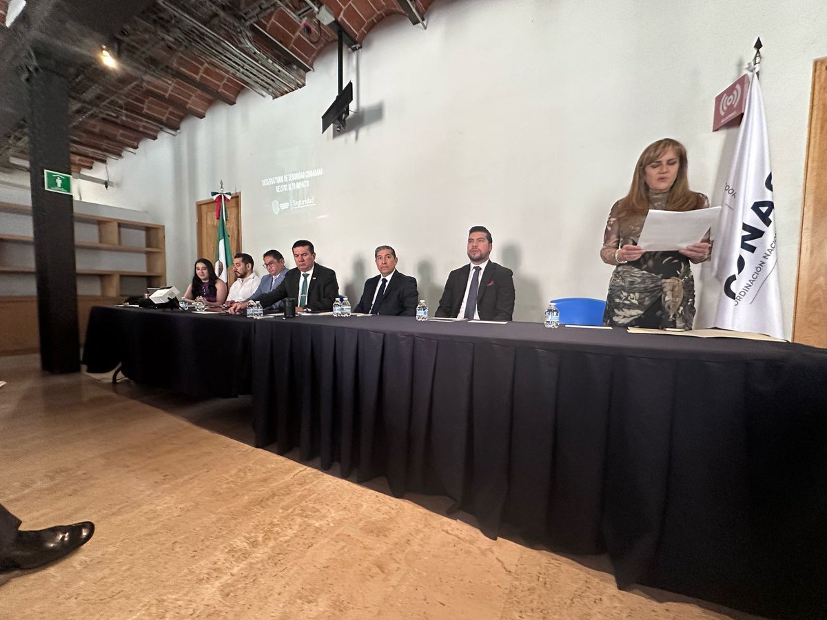 observseguridad's tweet image. ¡Día histórico para el Observatorio de Seguridad Ciudadana! Junto a #CONASE y #SSPC, lanzamos chats exclusivos para reportar #secuestros y #extorsiones en 10 estados. Un gran avance hacia una sociedad más segura y justa. 💪  @trinibelauzaran @rmassuttier @adrichavezo