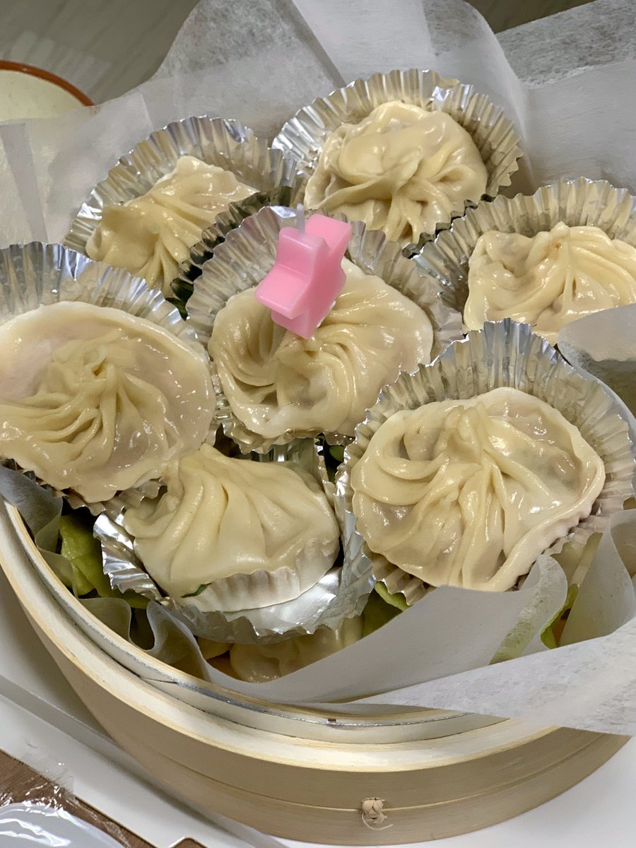 만두 좋아하는 트친생일을 위해 야상해 샤오롱바오 만두케이크를 제작해서 바쳤어요