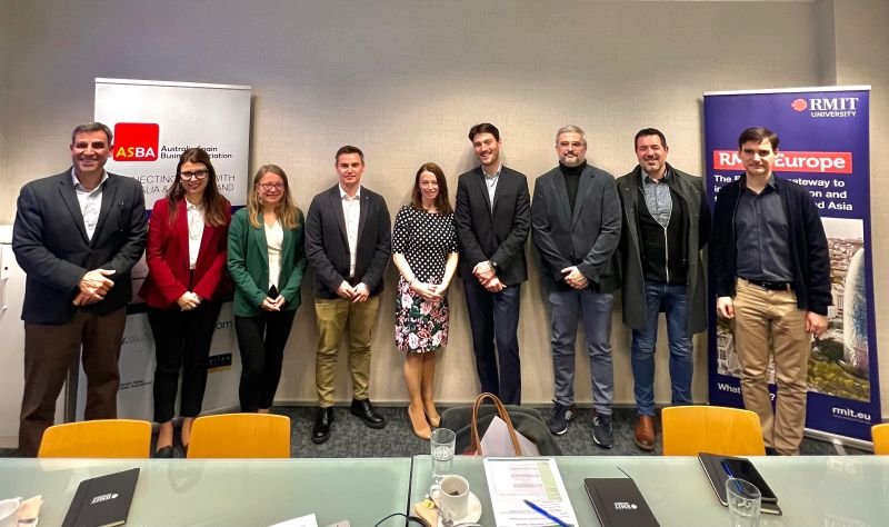 Rosemary Morris-Castico 🇦🇺 (@ausembesp) on Twitter photo ¡Gracias a <a href="/RMITEurope/">RMIT Europe</a> y a la Australia Spain Business Association Cataluña por organizar una reunión tan enriquecedora en Barcelona! Fue muy inspirador escuchar a algunas de las empresas e instituciones que impulsan los cada vez más estrechos lazos de comercio e inversión 🇪🇸🇦🇺. ¡Gracias a <a href="/RMITEurope/">RMIT Europe</a> y a la Australia Spain Business Association Cataluña por organizar una reunión tan enriquecedora en Barcelona! Fue muy inspirador escuchar a algunas de las empresas e instituciones que impulsan los cada vez más estrechos lazos de comercio e inversión 🇪🇸🇦🇺.