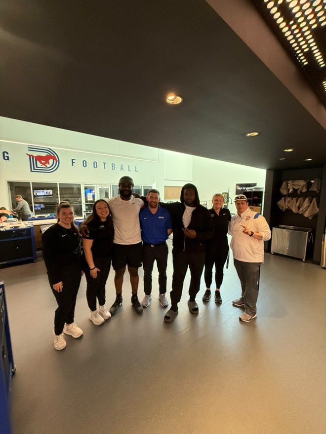 jeffrey_mbaa's tweet image. THANKS to our Athletic Training Staff for their hard work &amp;amp; support to SMUFB!

@TheBoulevardNIL @SMUFB
@NATA1950