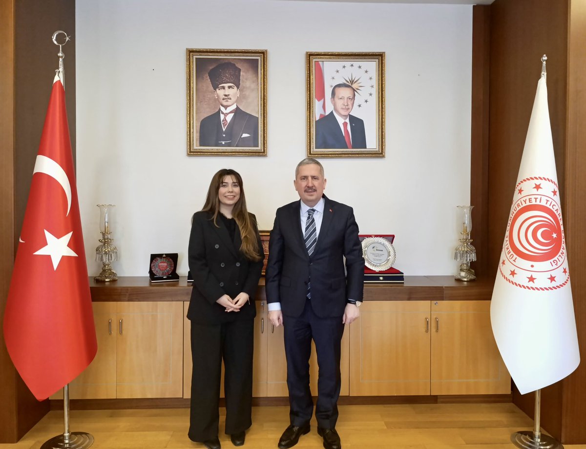 Kıymetli Başkanım, Ticaret Bakan Yardımcımız Sayın <a href="/mahmutgurcan/">MAHMUT GÜRCAN 🇹🇷</a>’ı makamında ziyaret ettim.

Değerli kabulleri için teşekkür ederim.